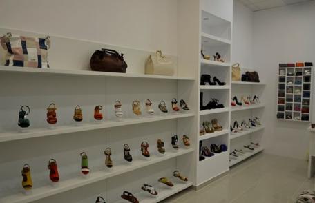 Un nou magazin de pantofi şi accesorii la Uvertura Mall