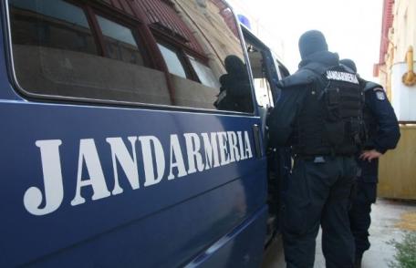 Altercație între două grupuri de tineri pe terasa uunui bar aplanată de jandarmi 