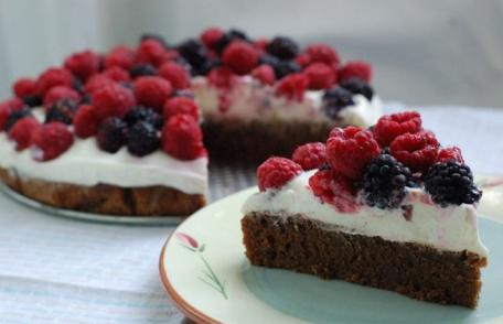 Tort cu mascarpone și iaurt