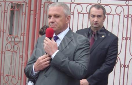 Prefectul Costică Macaleți, în vizită la Dorohoi în prima zi de școală - VIDEO