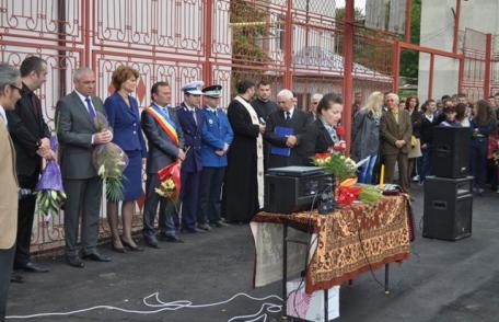 Andrei Dolineaschi alături de elevii dorohoieni în prima zi a anului școlar. Vezi mesajul transmis de acesta!