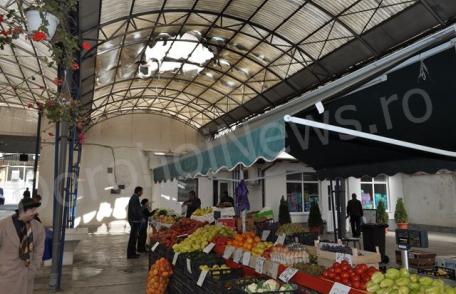 Incendiu în Piața Dorohoi! Doar prin intervenția promptă a pompierilor s-a evitat un dezastru - FOTO