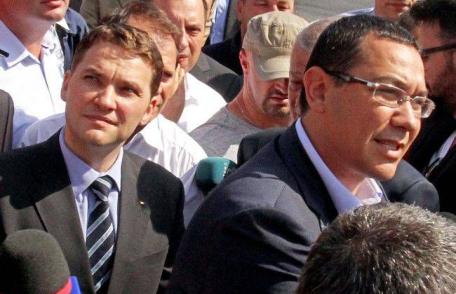 Victor Ponta la Botoșani: „Aţi adus toate maşinile să mă daţi pe spate? Faceţi sau nu faceţi drumul?