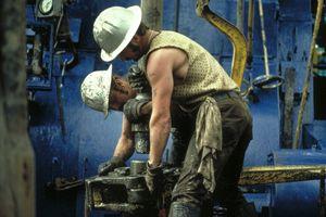 Munca pe platforme petroliere – Salarii 3000 – 8000 $ lunar