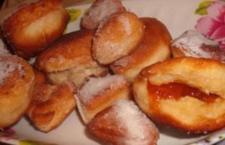 Gogoși simple sau umplute cu gem