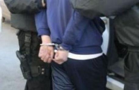 Suspecţi de săvârşirea unei infracţiuni de tâlhărie, depistaţi de poliţişti