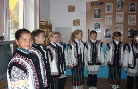 Școala Corlăteni de Ziua Internaţională a Alimentaţiei: Rețetele bunicilor, izvoarele sănătății noastre - FOTO