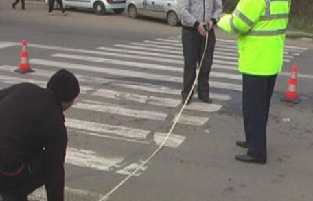 Femeie accidentată pe o trecere de pietoni de un tânăr din Dorohoi, în timp ce efectua manevra de mers înapoi 
