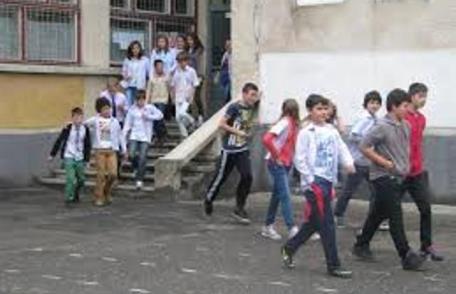 Simulare de cutremur în toate şcolile din România, la ora 11:00