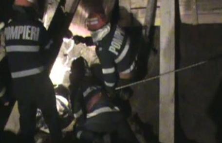 Bărbat decedat în beciul casei, scos de pompierii dorohoieni