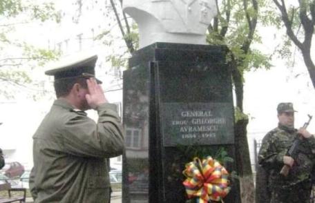 Militarii din garnizoana Botoşani vor depune coroane şi jerbe de flori, vineri, de Ziua Armatei României