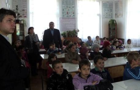 Ora alimentaţiei raţionale la Şcoala din Dumbrăviţa - FOTO