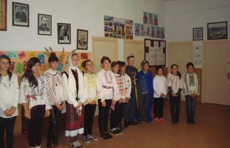 Ziua armatei române marcată la Școala Gimnazială nr. 3 Borzești, comuna Ungureni -FOTO