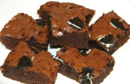 Negresă cu ciocolată şi biscuiţi