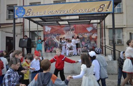 Şcoala Gimnazială „Mihail Kogălniceanu” Dorohoi sub semnul aniversării - FOTO