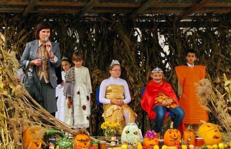 Școala „Mihail Sadoveanu” Dumbrăvița: Armoniile Toamnei – ediția a V-a - FOTO