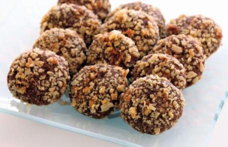 Bomboane aromate cu nuci și alune