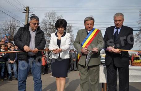 Asfalt european la Lozna. Drumul care face legătura cu satul Străteni a fost inaugurat – VIDEO/FOTO