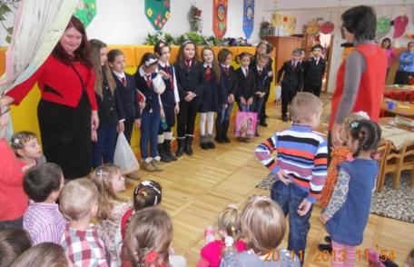 Parteneriat educațional „Emoții de toamnă” între Grădiniţa „Ştefan cel Mare şi Sfânt” și Şcoala „Spiru Haret”, Dorohoi