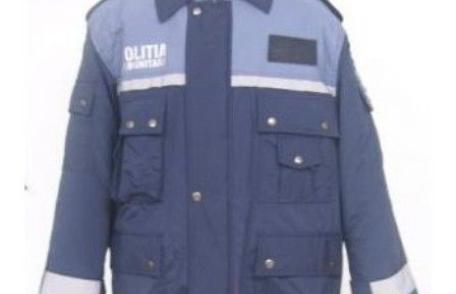 De Crăciun, polițiștii primesc cadou de la minister o jumătate de uniformă