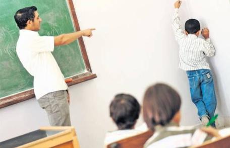 Atenție profesori! Amenzi mari pentru cadrele didactice care umilesc elevii