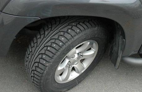 Anvelope de iarnă: Când şi cu ce cauciucuri trebuie să îţi echipezi maşina