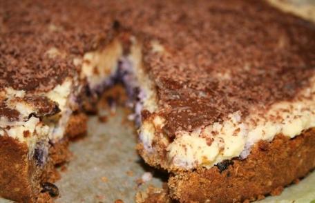 Prăjitură cu iaurt și scorțișoară