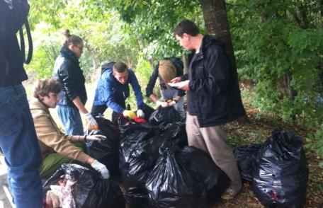 Asociaţia B-Right Media derulează proiectul „Voluntari de Botoșani – Generatia 2013”