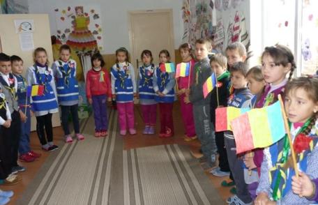 Şcoala Primară nr. 2 Sauceniţa - MÂNDRIA DE A FI ROMÂN ! - FOTO