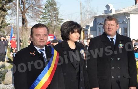 Ziua Naţională a României sărbătorită la Dorohoi cu discursuri, fasole cu cârnaţi și vin fiert - VIDEO/FOTO