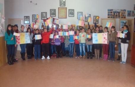 95 de ani de la Marea Unire sărbătoriţi la Şcoala Gimnazială Nr. 3 Borzeşti, comuna Ungureni - FOTO