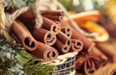 Câteva trucuri în care îţi faci casa să miroasă a Crăciun