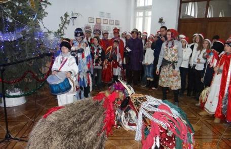 Serbare de Moş Crăciun la Liceul Tehnologic Al. Vlahuţă Şendriceni - VIDEO/FOTO