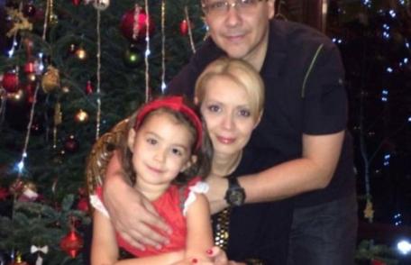 Victor Ponta, pe Facebook: Vă doresc să trăiţi Sărbătorile alături de familie, în linişte şi armonie