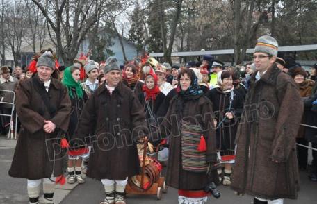 Parada Formațiilor de Datini și Obiceiuri 2013 Dorohoi - Banda Cordăreanca: VIDEO – FOTO