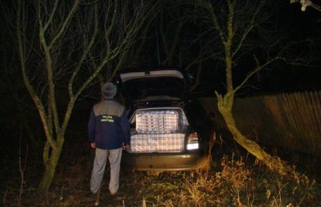 Audi plin cu ţigări de contrabandă, blocat în trafic la Dersca de polițiștii de frontieră dorohoieni - FOTO
