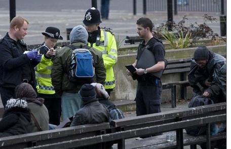 Primarul Londrei cere interzicerea accesului românilor și bulgarilor la serviciile sociale