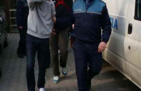 Cercetați în stare de arest preventiv pentru tâlhărirea unei persoane