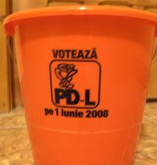 De ce votăm pentru o găleată