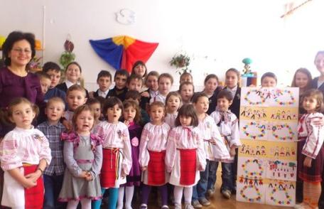 Hora Unirii la Grădinița nr. 8 din Dorohoi - FOTO