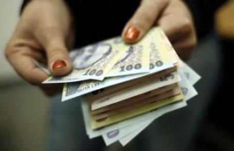 Adio, plăţi cash. De când nu mai poţi plăti cu banii jos