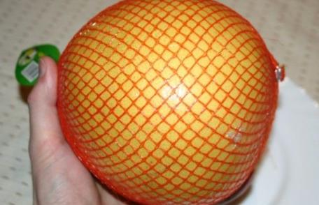 Pomelo, fructul care te satură şi te ajută să slăbeşti