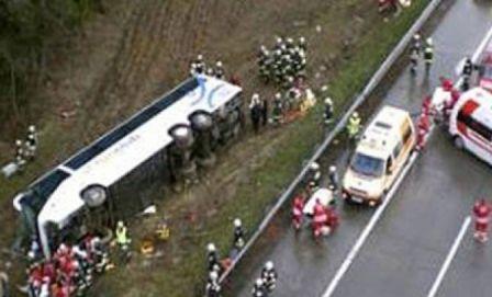 Un autocar care transporta 43 de imigranţi români a fost implicat într-un accident, în Suedia