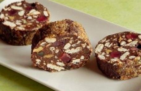 Salam de biscuiți cu vișine