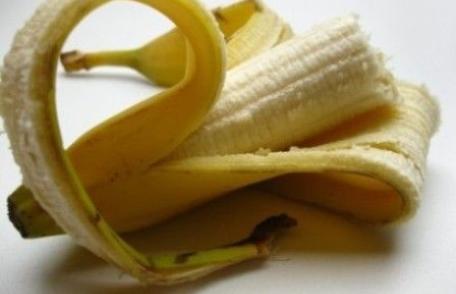 Lucruri surprinzătoare pe care le poţi face cu cojile de banană