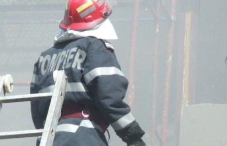 Două familii au rămas fără agoniseala de-o viață din cauza unor incendii produse din neglijenţă