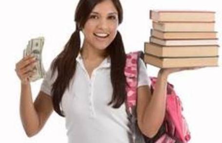 Burse de 3.000 lei pentru elevii olimpici botoșăneni care provin din grupuri vulnerabile