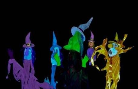 „Mica Vrăjitoare” în această duminică la Teatrul „Vasilache”