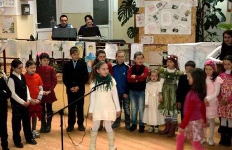 Dorohoi: O „Floare de colţ” oferită din suflet mamei - FOTO