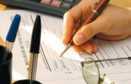 Fiscul verifică contabilii, arhitecți și românii care câștigă bani din profesii liberale